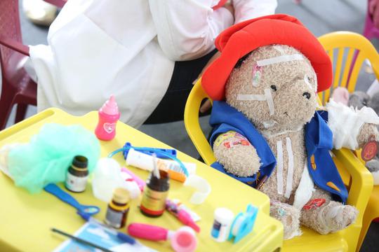 Cilj projekta je smanjivanje djecjeg straha od odlaska liječniku te približavanje bolnica najmladjim bolesnicima.