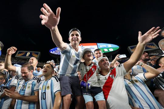 (SP)U.S.-KANSAS CITY-FOOTBALL-FIFA WORLD CUP-GROUP J-ARG VS ALG