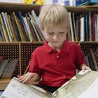 dečko dječak knjiga čitanje učenje