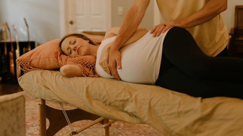 Masa&zcaron;a u trudno&cacute;i? Za&scaron;to ne! Mo&zcaron;e djelovati blagotvorno, ali to mora raditi stru&ccaron;na osoba