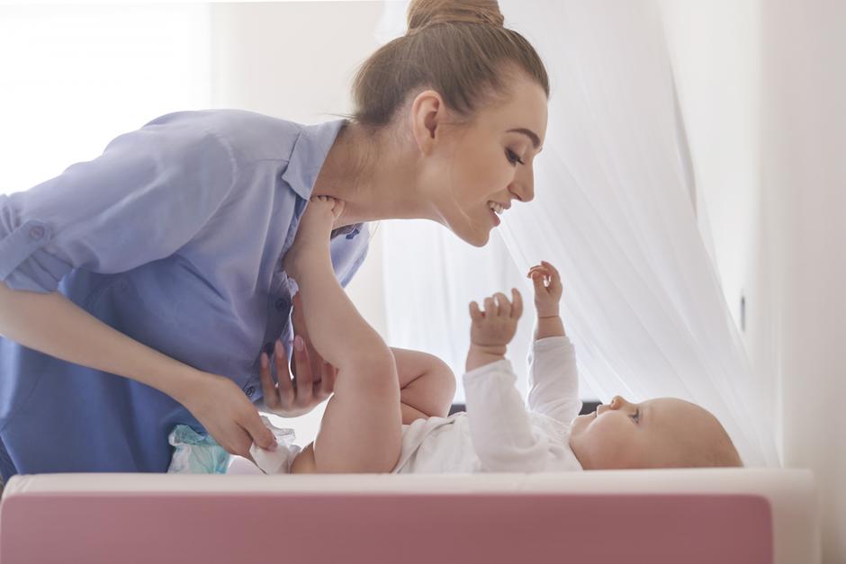 mama beba prematanje pelene | Author: Thinkstock