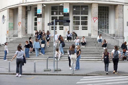 Zagreb: Za više od 445.000 učenika u Republici Hrvatskoj počela nova školska godina