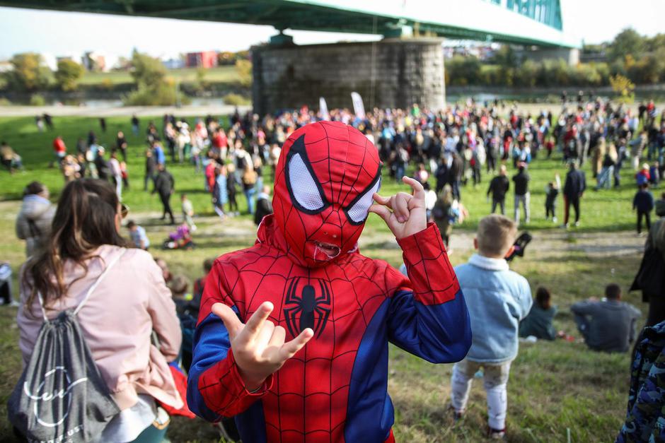 Zagreb: Ispod Hendrixovog mosta održano Spidey druženje u organizaciji vatrogasca Maximiliana Bindernagela  | Author: Zeljko Lukunic/PIXSELL