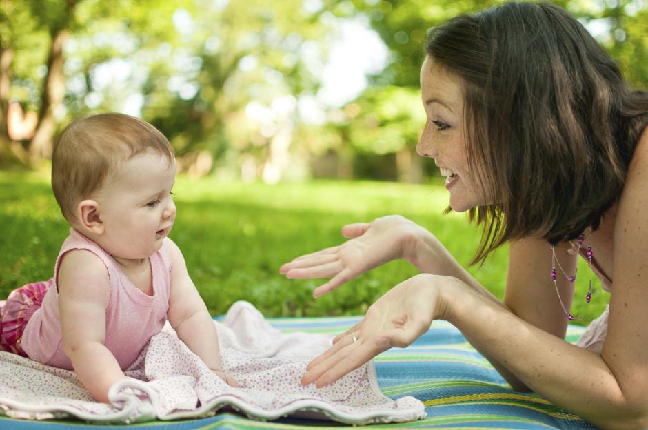 dijete beba livada parka majka mama | Author: Thinkstock