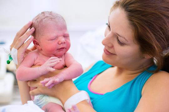 porod novorođenče
