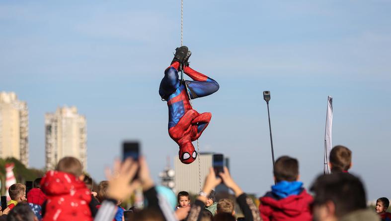 Zagreb: Ispod Hendrixovog mosta održano Spidey druženje u organizaciji vatrogasca Maximiliana Bindernagela 