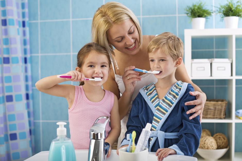 paranje zubiju zubi četkica | Author: Thinkstock