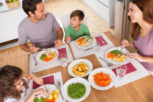 zdrava prehrana obrok djeca roditelji 