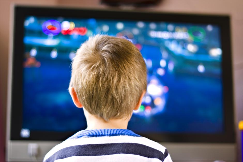 dijete igranje igrica televizija mediji | Author: Thinkstock