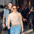 Jennifer Lopez quitte le palace Palazzo Parigi à Milan lors de la Fashion Week (MLFW)
