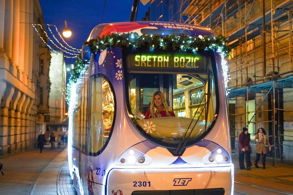 ZET-ov božićni tramvaj u Zagrebu | Author: Patricija Flikac/PIXSELL