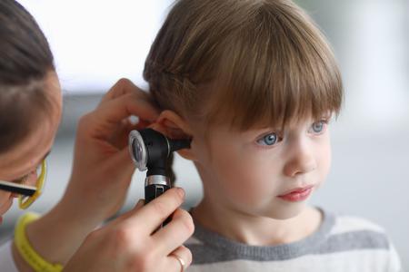 Isprazni smeće pregrada neispravan  Upala uha kod djece: Kako je prepoznati i koji je najbolji prirodni lijek |  missMAMA