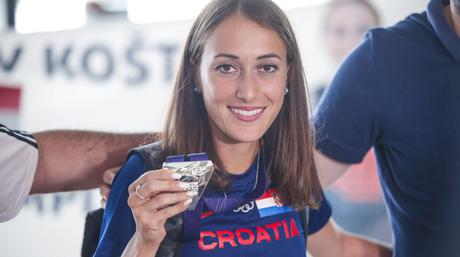 Zagreb: Atletičarka Matea Parlov Koštro vratila se iz Munchena nakon osvojene srebrene medalje u maratonu