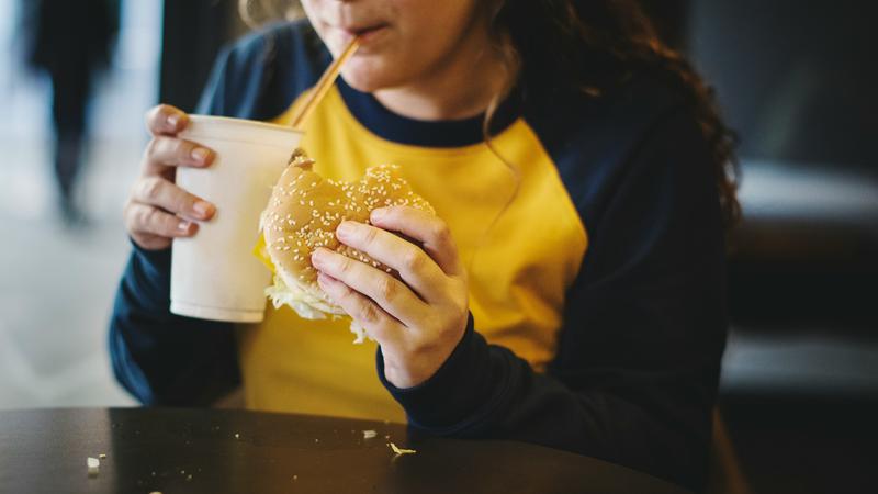 Djeca jedu sve više ultraprerađene hrane, a posljedice su depresija, slabiji rast i lošiji školski uspjeh