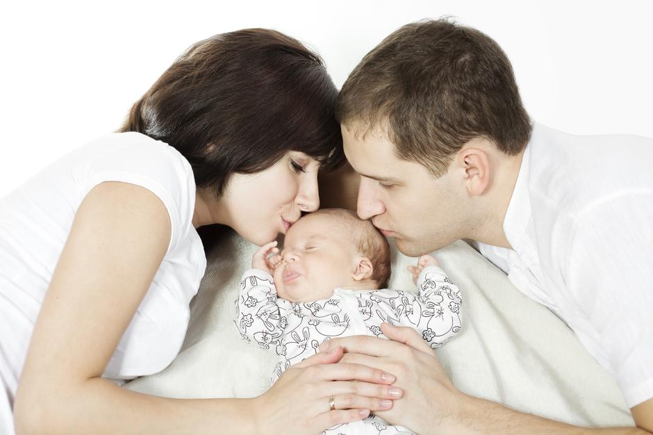 roditelji beba obitelj | Author: Thinkstock