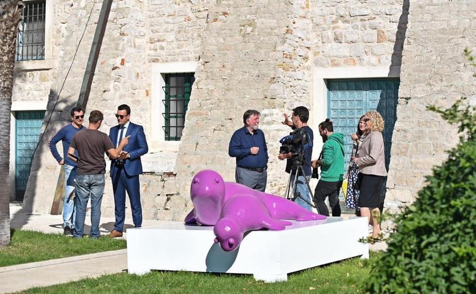 Bebivitin projekt „Umjetnost života“ prikupio preko tisuću poruka roditelja i donirao skulpturu Muzeju Grada Šibenika