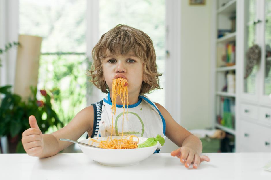 dečko hrana jelo dječak ručak | Author: Thinkstock