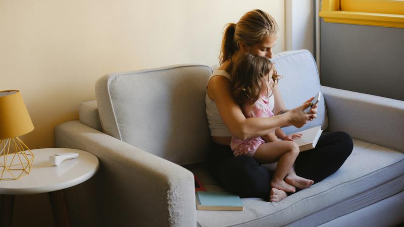4 znaka da treba&scaron; preispitati svoj odnos s mamom prijateljicom