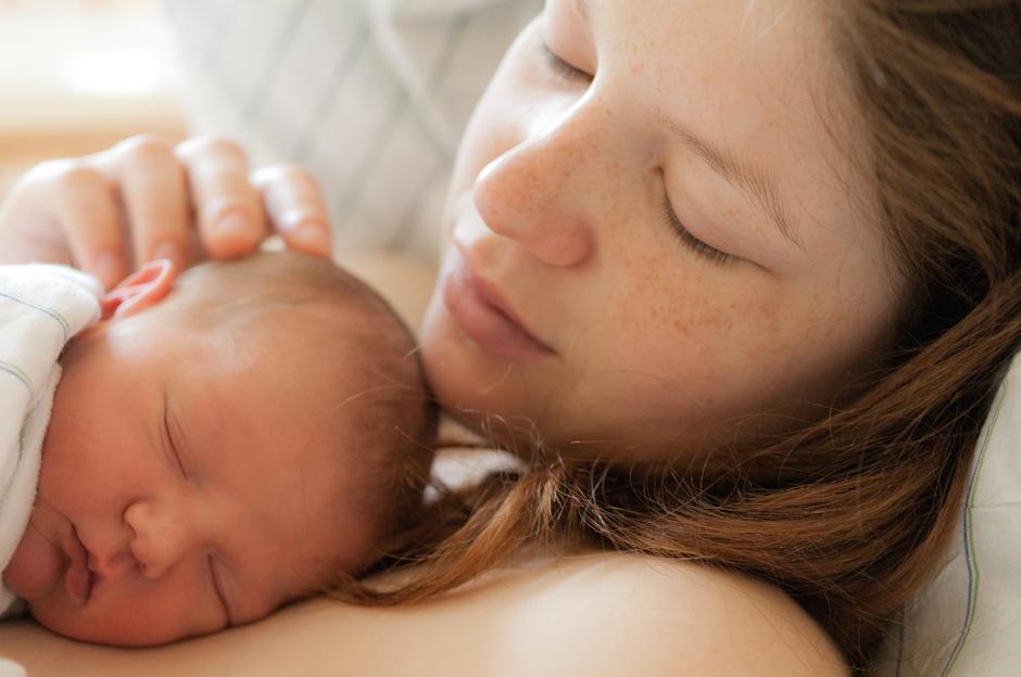 novorođenče beba mama | Author: Thinkstock