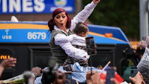 Reperica Cardi B tijekom pop-up eventa u Washington Heightsu
