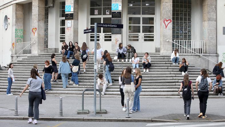 Zagreb: Za više od 445.000 učenika u Republici Hrvatskoj počela nova školska godina