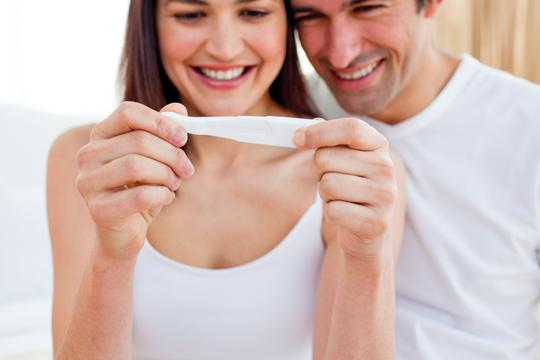 test na trudnoću - sretan par