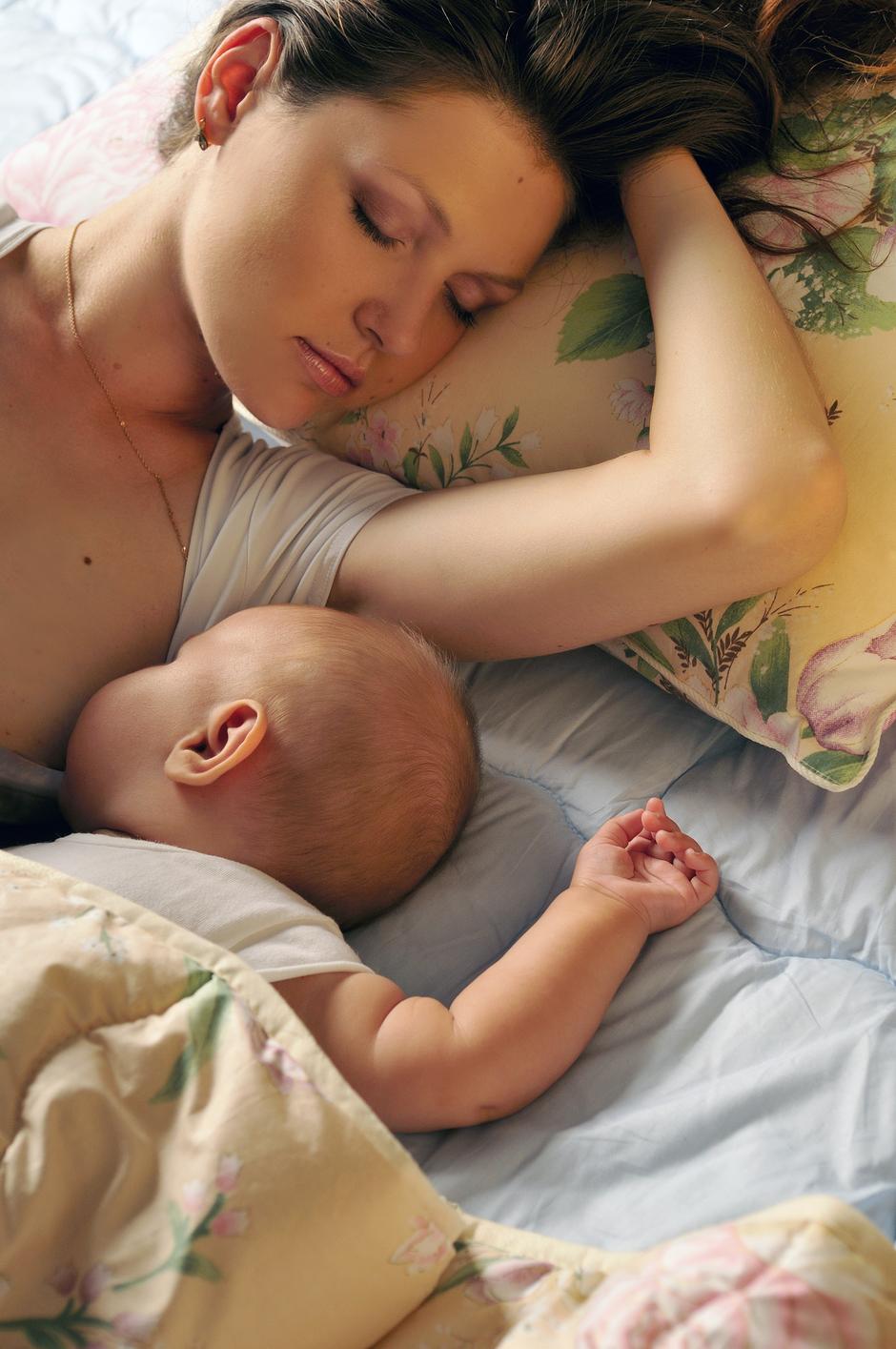 mama beba dojenje | Author: Thinkstock