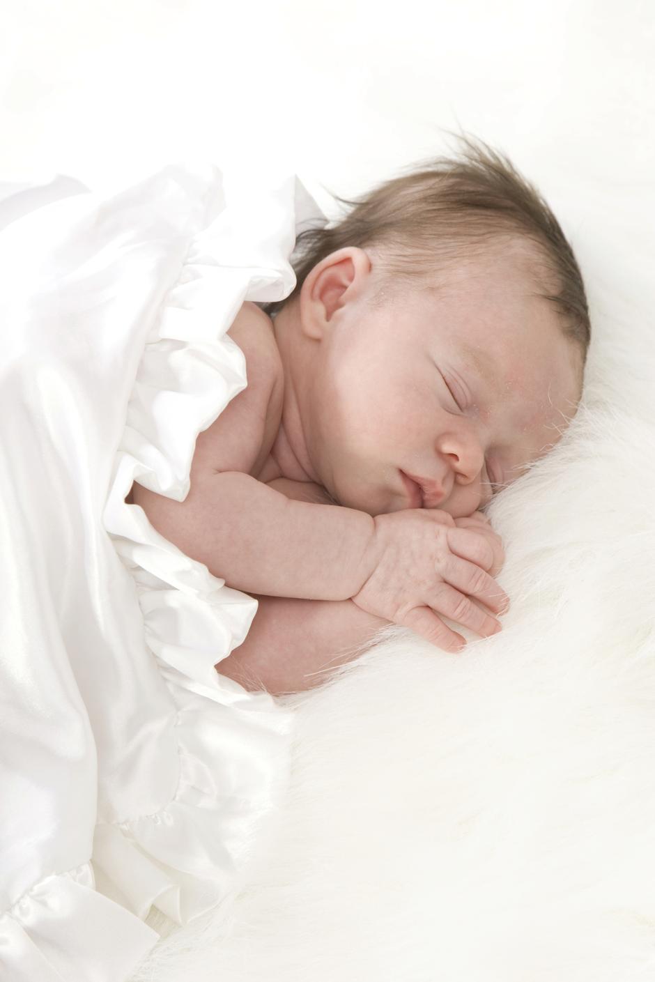 novorođenče spavanje beba | Author: Thinkstock