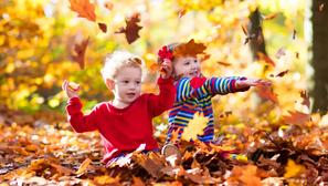 djeca jesen trčanje