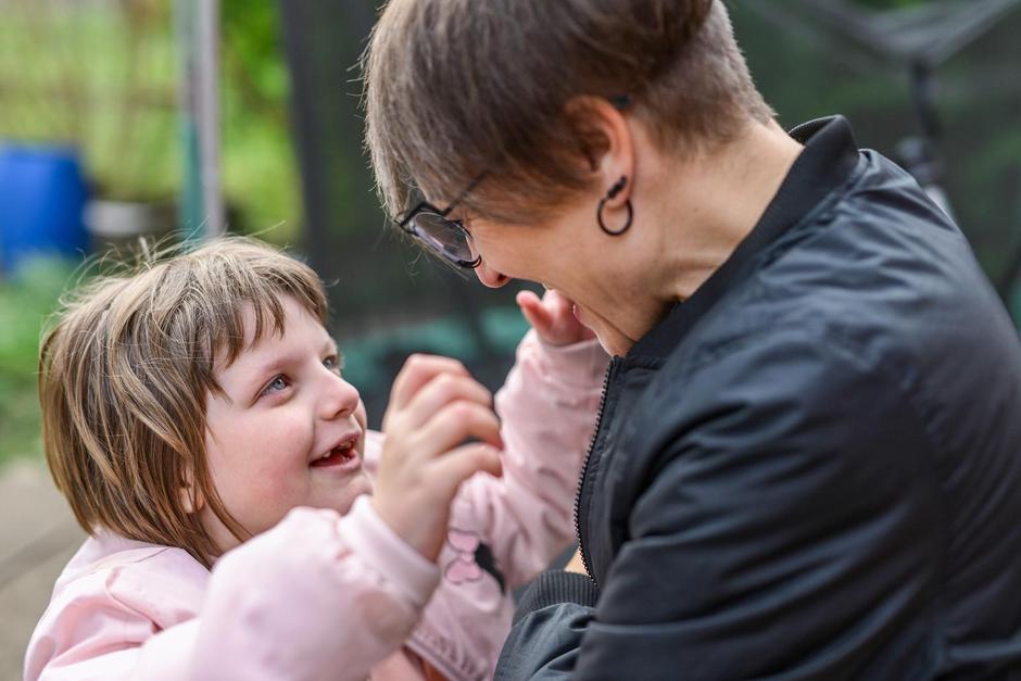 "Beata jednim pogledom i zagrljajem, Mauro onim trenutkom kad uspije napraviti zadatak koji mu je bio nemoguć" | Author: Igor Soban/PIXSELL