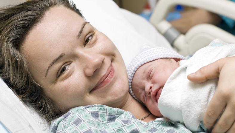 porod dojenje mama beba