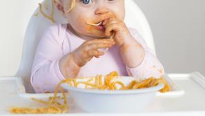beba jede špageti