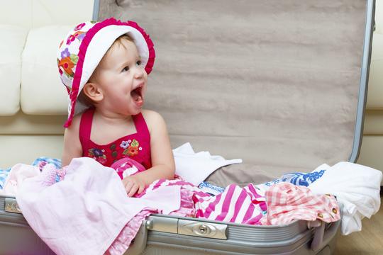beba kovčeg kofer putovanje ljeto