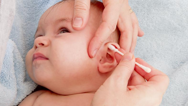 čišćenje uši beba