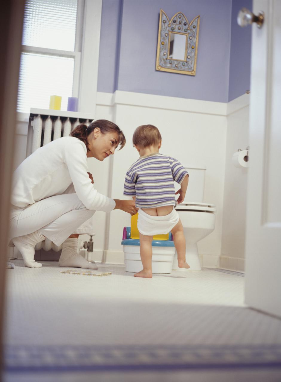 dječak toalet tuta odvikavanje | Author: Thinkstock