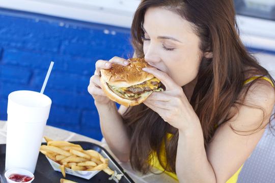 prehrambene navike junk food hamburger
