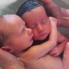 blizanci, baby spa, kupanje
