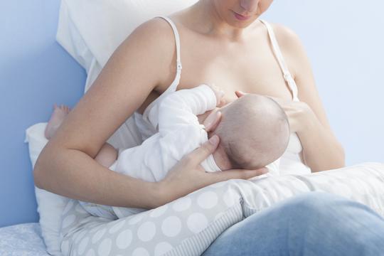dojenje beba dojilja