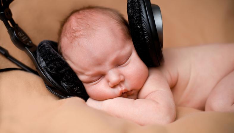 beba novorođenče slušalice