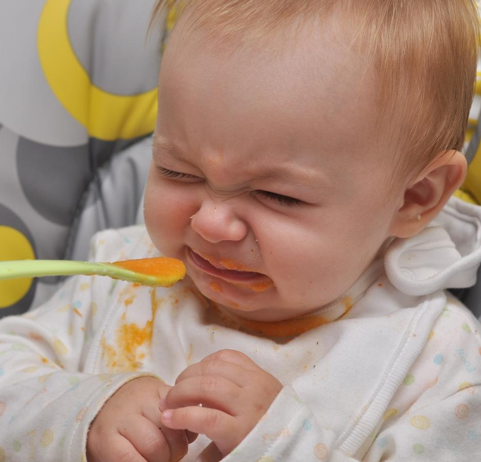 beba hrana kašica | Author: Shutterstock