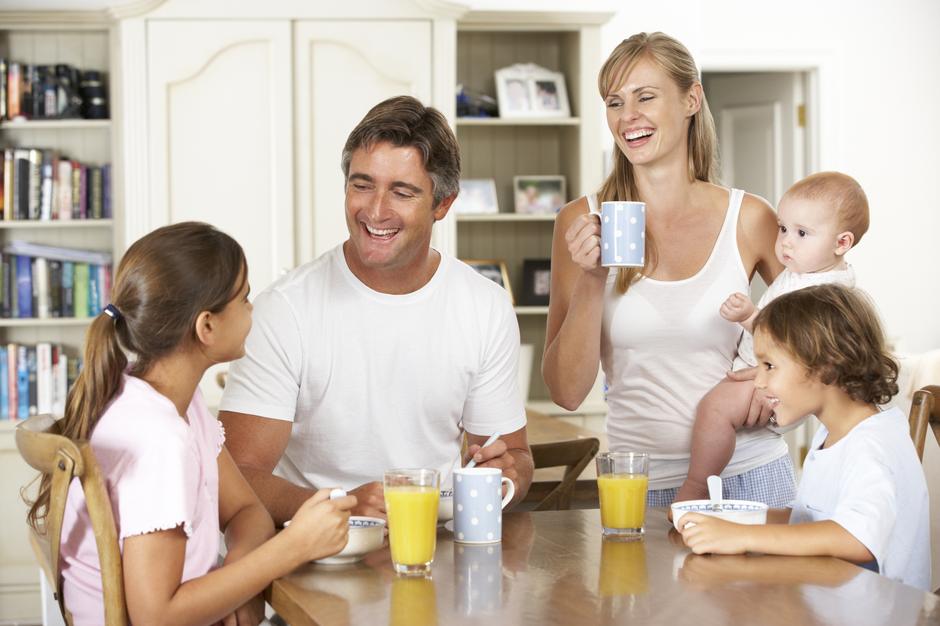 doručak jelo obitelj | Author: Thinkstock