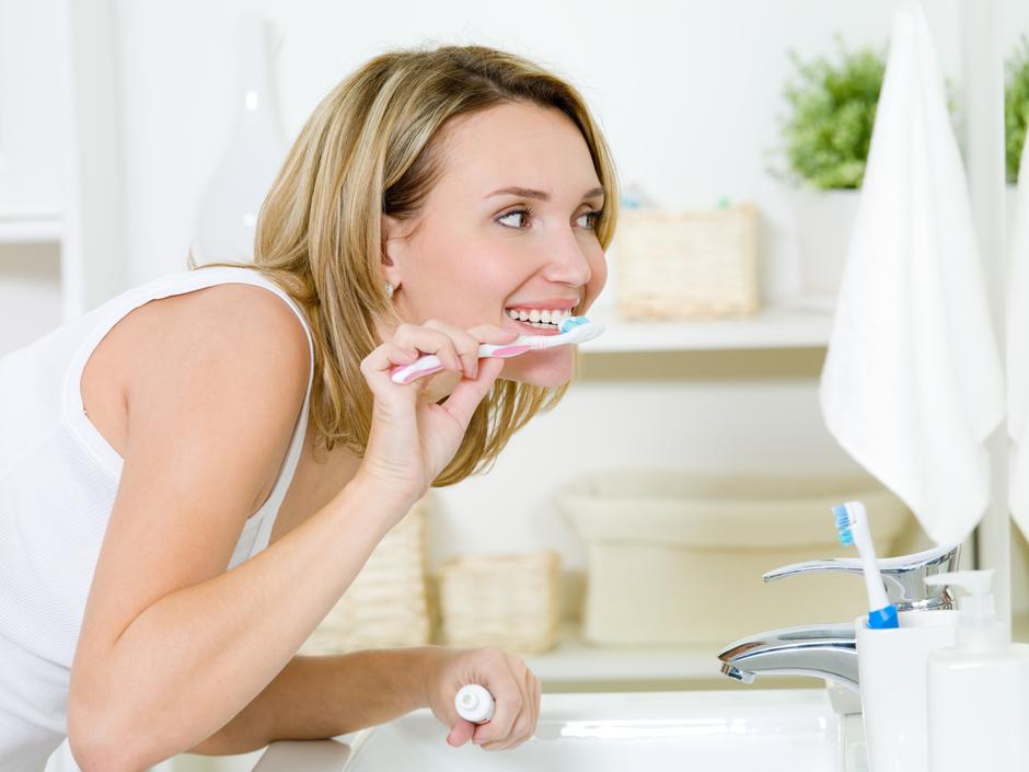 žena, pranje zubi | Author: Thinkstock