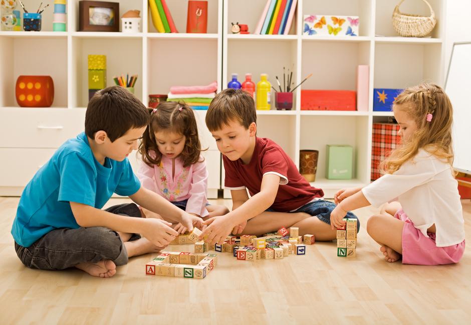 djeca igra igre | Author: Shutterstock
