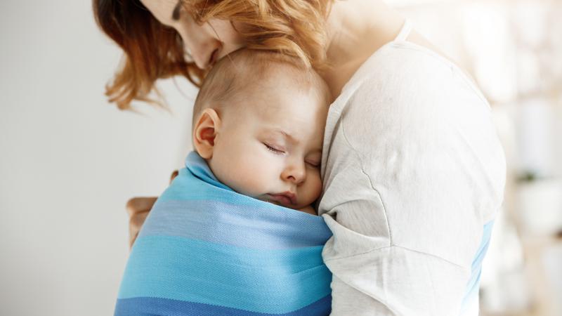 10 na&ccaron;ina kako mo&zcaron;e&scaron; pomo&cacute;i prijateljici kad rodi