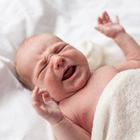 Beba se stalno budi i ne želi spavati? Prema riječima stručnjaka -  sve ima svoje razloge, pa tako i bebino buđenje tijekom noći.