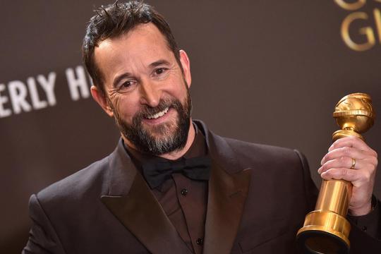 Noah Wyle na 83. dodjeli Zlatnih globusa