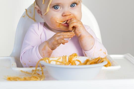 beba jede špageti