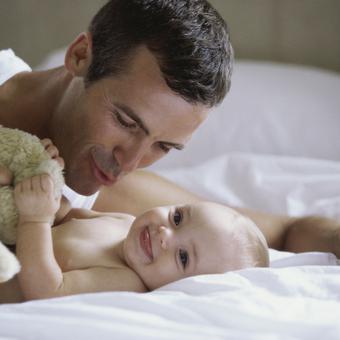 Tata i beba posebna je veza