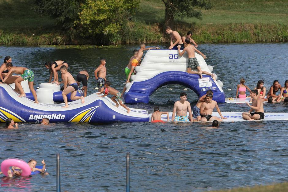 Karlovac: Osvježenje u rijeci Korani | Author: Kristina Stedul Fabac/PIXSELL