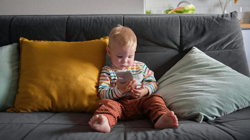 Pedijatrica i terapeutkinja ka&zcaron;e da djeca ne znaju sjediti na stolcima, nego padaju s njih. Molim?!